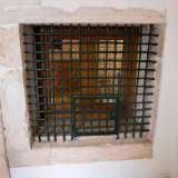 ...dove i bimbi bussano per ricevere le ostie (e che incontreremo pi� tardi)